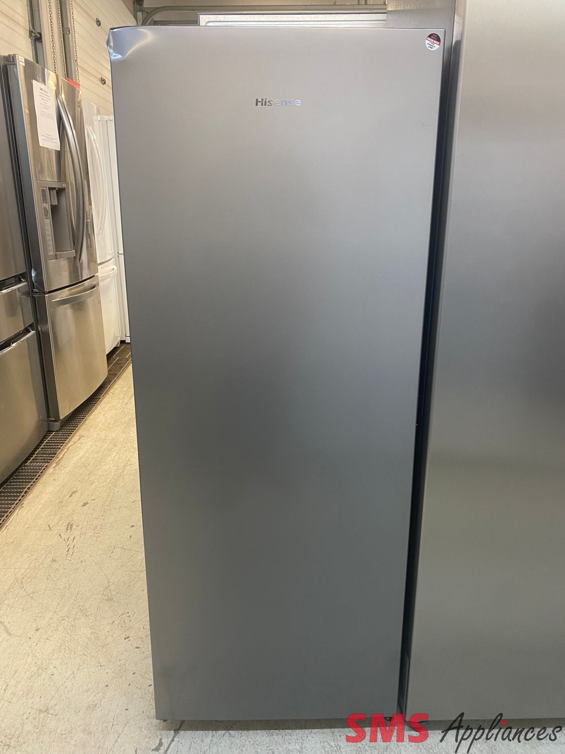 Open Box - Scratch & Dent - Hisense 22" Convertible Fridge / Freezer FV06C7ASE