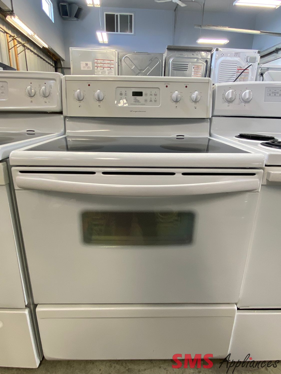 Frigidaire 30" Glass Top Stove CFEF3723CS