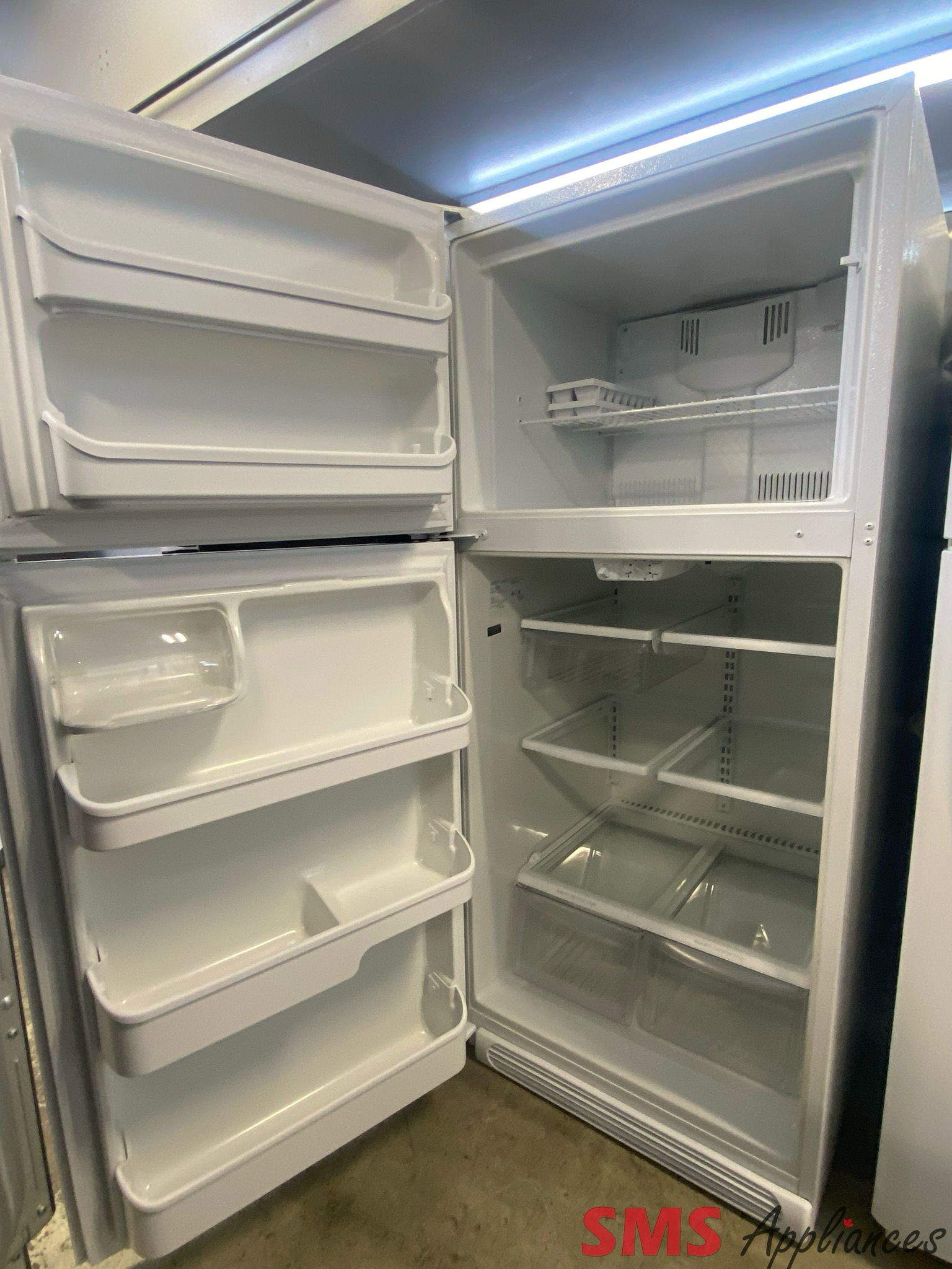 Frigidaire 30” Top Mount Refrigerator GLRT214TCW