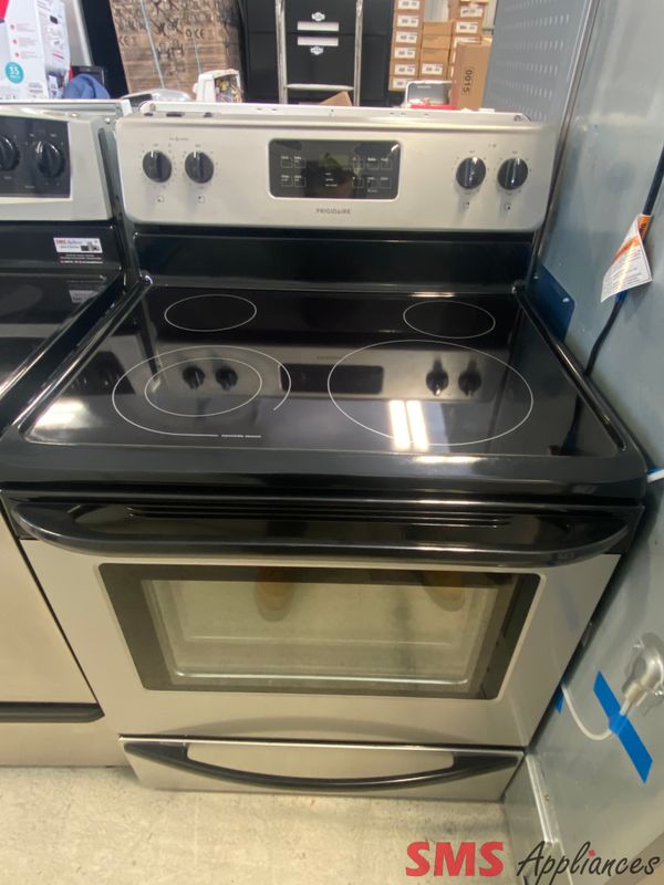Frigidaire 30 Frigidaire 30" Glass Top Stove CFEF3019LMB