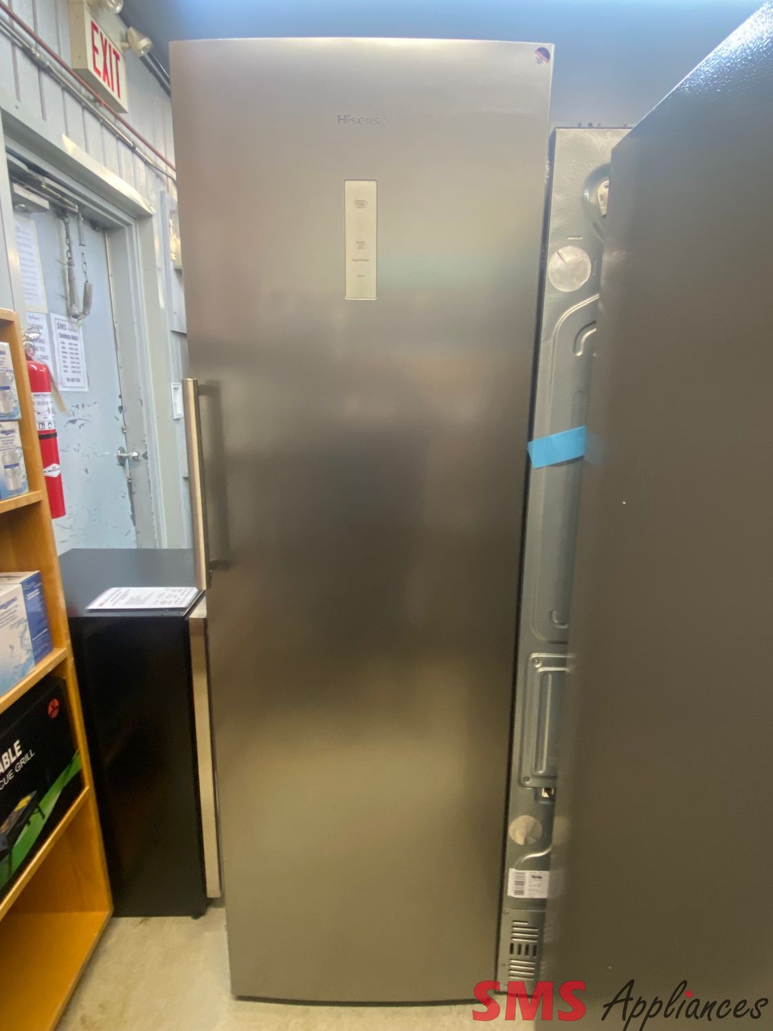 Open Box - Scratch & Dent - Hisense 24" Convertible Upright Fridge or Freezer FV10C7HSE