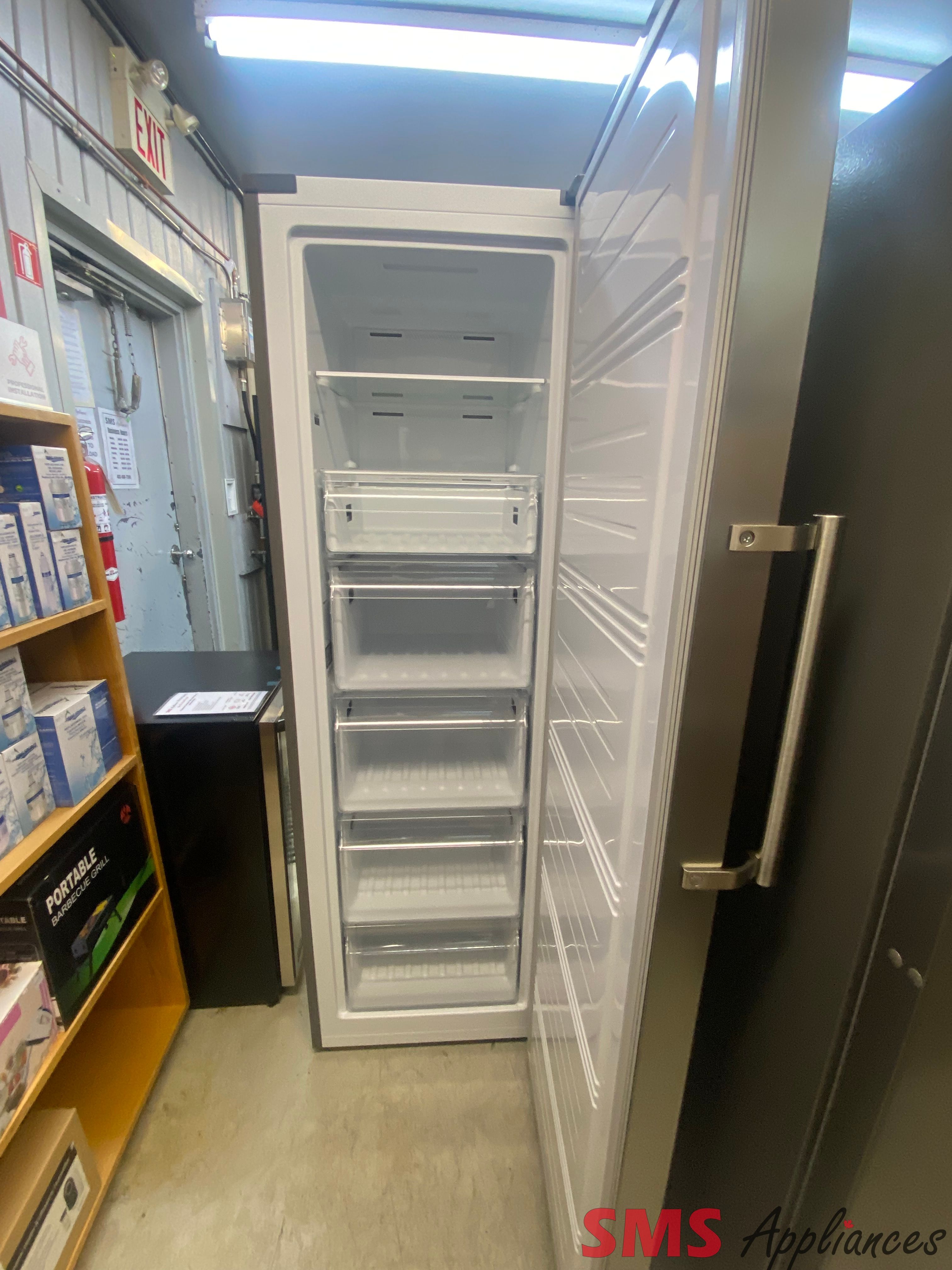 Open Box - Scratch & Dent - Hisense 24