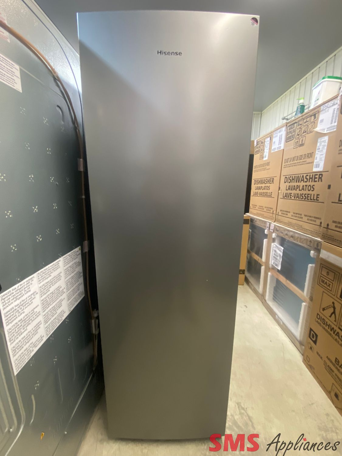 Open Box - Scratch & Dent - Hisense 28" Convertible Upright Freezer / Fridge HFU101N1AVE