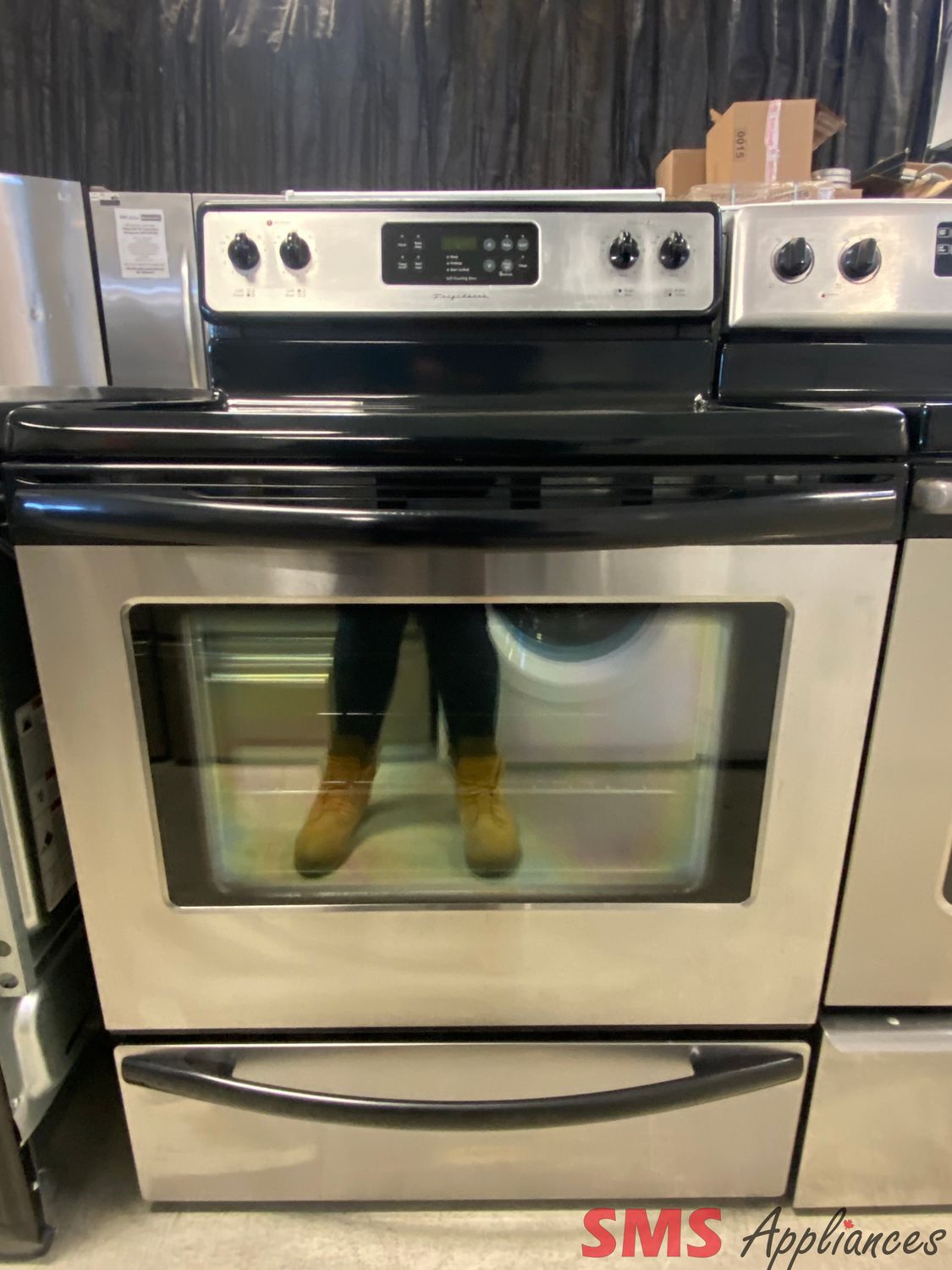 Frigidaire 30" Glass Top Stove CFEF366GCE