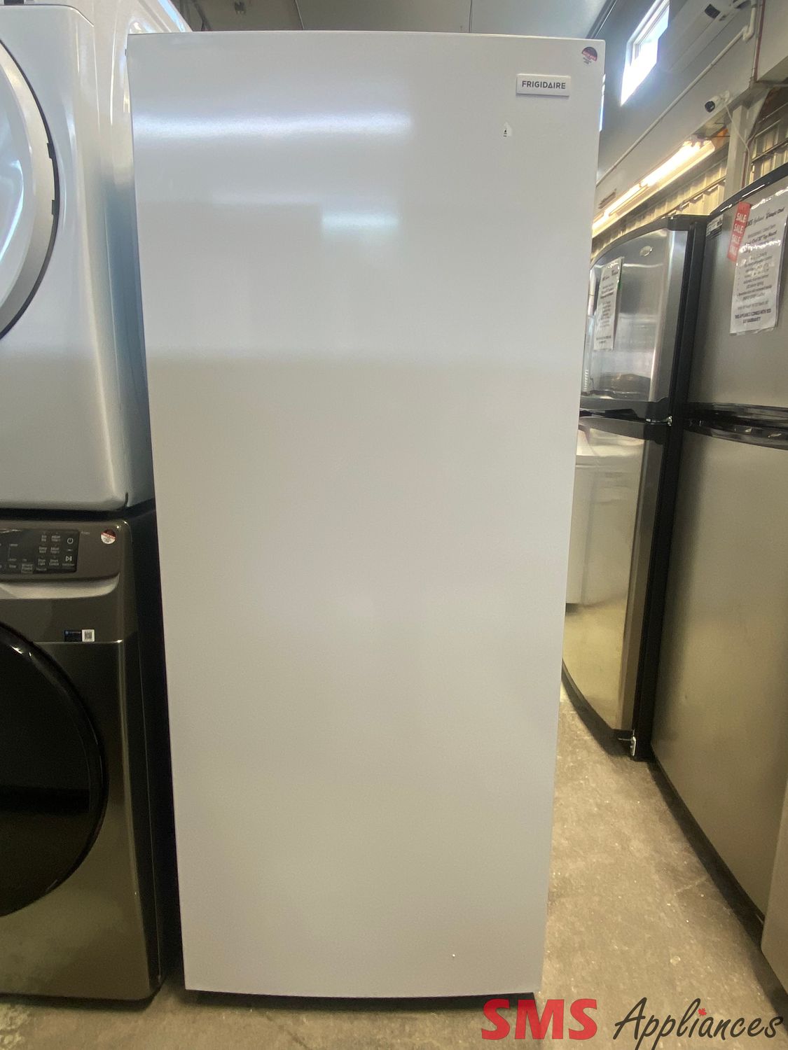 Open Box - Scratch & Dent - Frigidaire 28" Convertible Fridge / Freezer FFUE1626AV