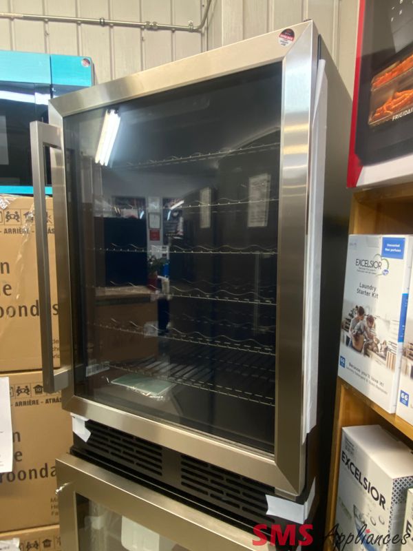 Open Box - Scratch & Dent - Hisense 24" Beverage Center / Wine Cooler HWS054B1ASD