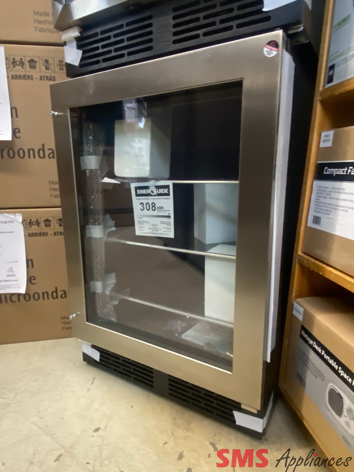 Open Box - Scratch & Dent - Hisense 24" Beverage Center HBC164N6SS