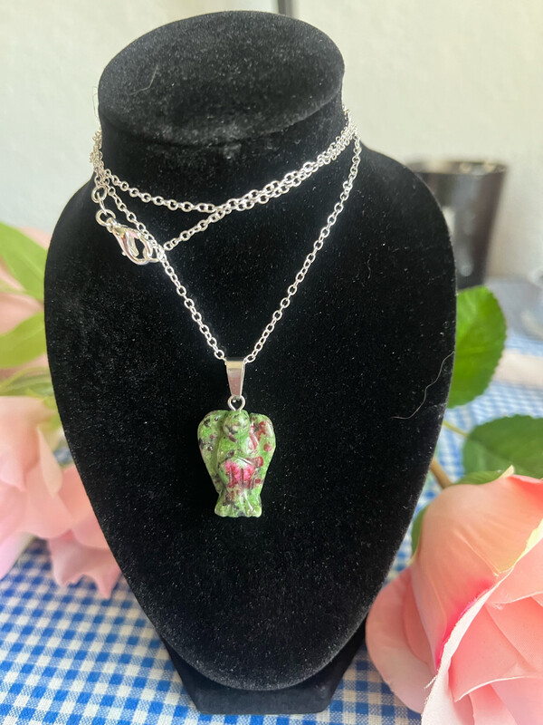 Pendentif Ange Flower green Stone / pierre de sang avec en une chaine en argent Pendentif Ange Flower green Stone / pierre de sang avec en une chaine en argent