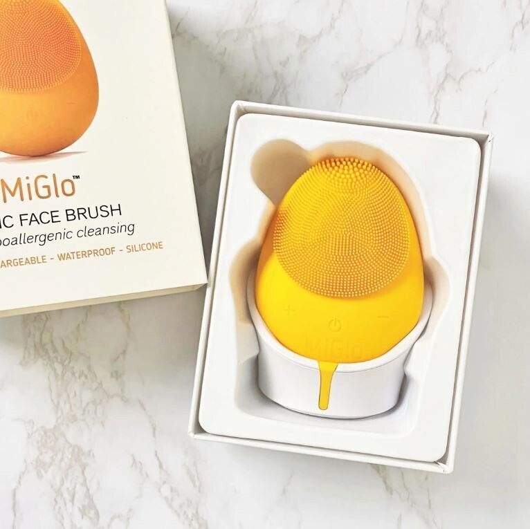 O.I.N Silicone Face Brush