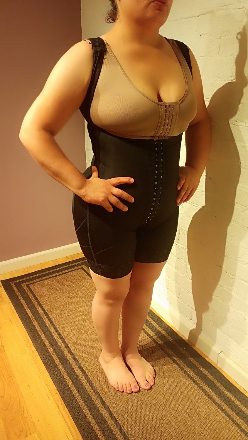 FCM2801 SHORT LEG GIRDLE WITH WIDE STRAPS