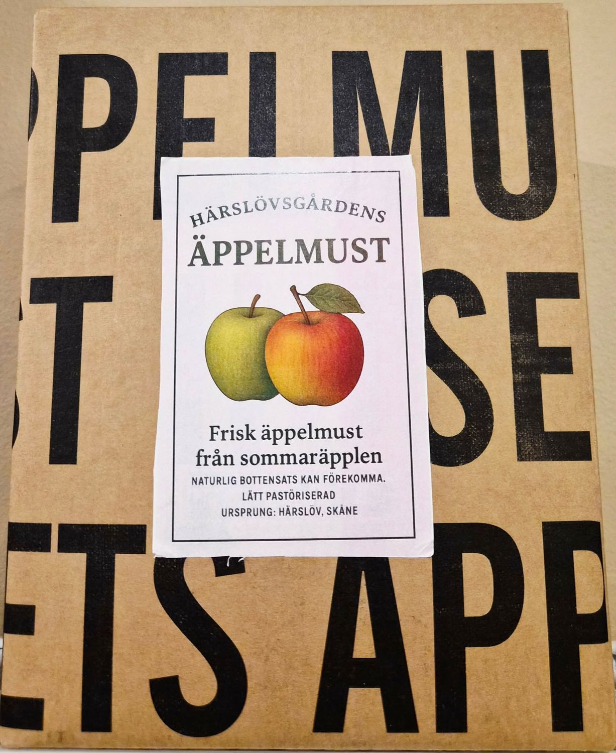 Kims goda äppelmust på  sommar äpplen 3000 ml tetrapack