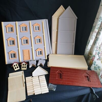 Built Dolls Houses and Dolls House Kits