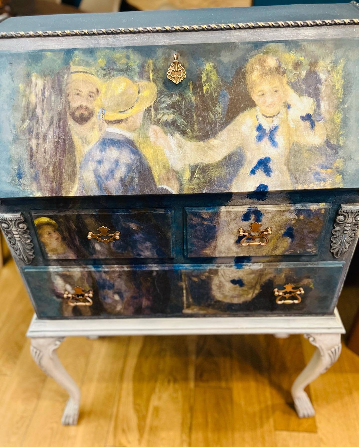 Posh Chalk & Woodubend