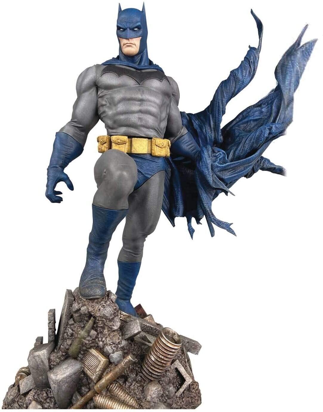 DC Comics Gallery Batman Defiant Statue