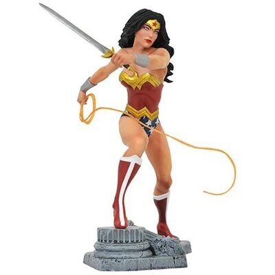 DC Comics Gallery Wonder Woman Lasso Statue
