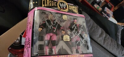 WWE 2008 Jakks Pacific Classic Superstars The Hart Foundation: Jim "The Anvil" Neidhart & Bret "Hit Man" Hart   ProFigures Exclusive Limited Edition Signed Silver Autographed Action Figure