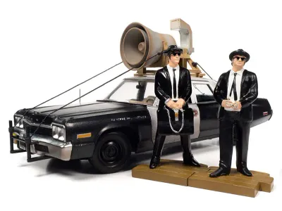Véhicule en Métal Blues Brothers Dodge Monaco 1974 Poursuite de Police Échelle 1/18 avec Figurines Elwood et Jake