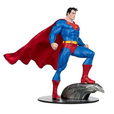 DC Superman by Jim Lee 1/6 Scale Statue with McFarlane Toys Digital Collectible