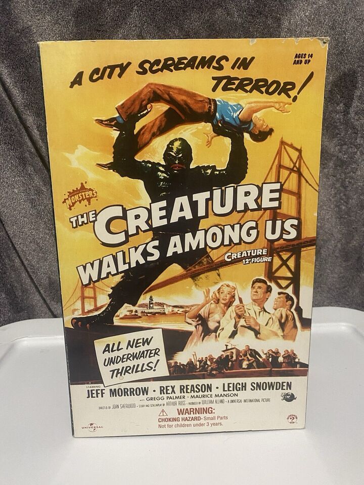Universal Monsters Creature walks among us from The Black Lagoon 1/6 Scale Sideshow Action Figure