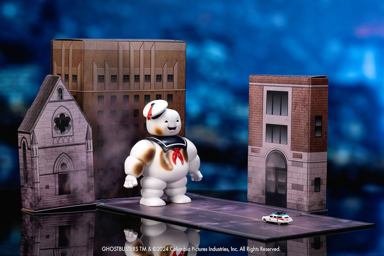 Ghostbusters Stay Puft Marshmallow Man Hollywood Rides Nanoscene Diorama with Nano Ecto-1 Vehicle: