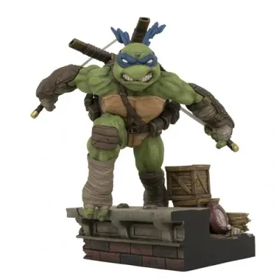 Teenage Mutant Ninja Turtles Gallery  Deluxe Leonardo Statue