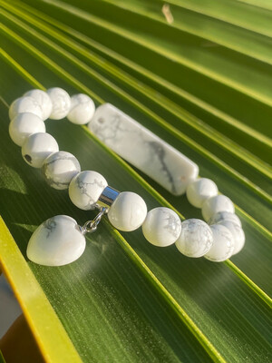 Howlite Heart Charm Bracelet