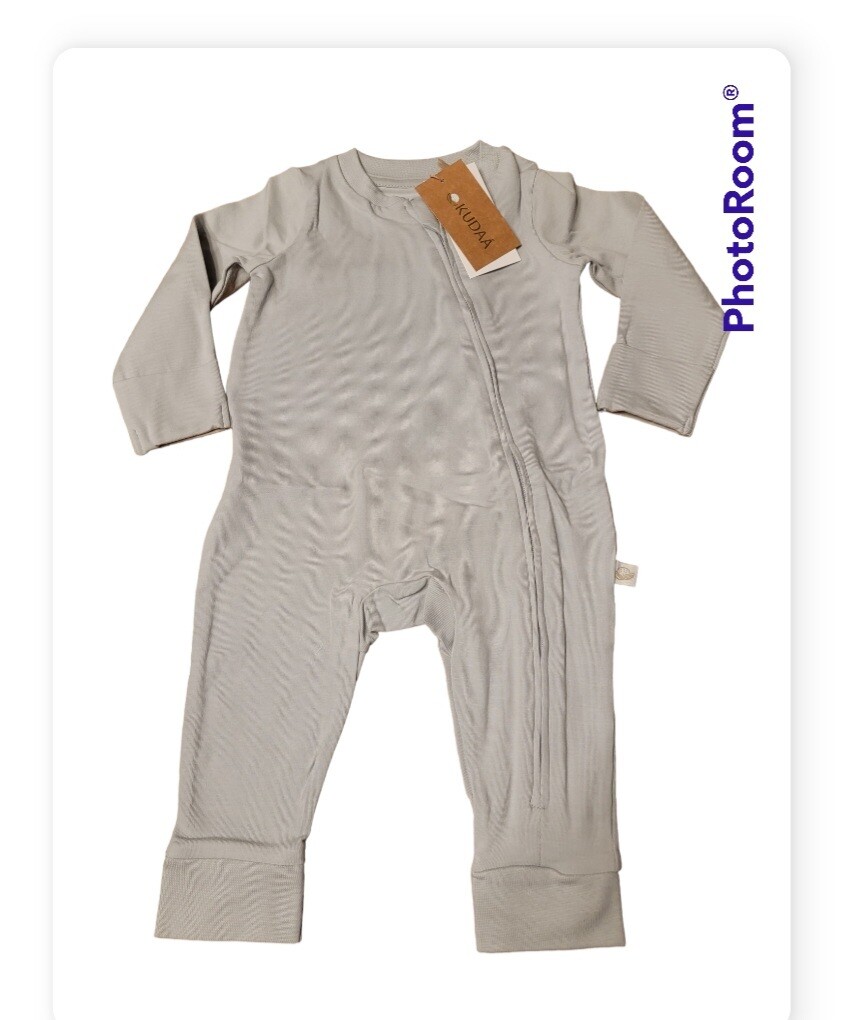 Organic Zippered Romper/
Pearl Blue