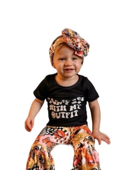Bad Vibes Don&#39;t Go With My Outfit
2 piece Hippie style / Bow headband included