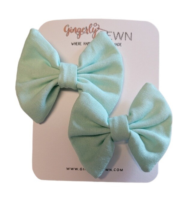 Hair Bow / Cotton Pigtail Set
Mint Green