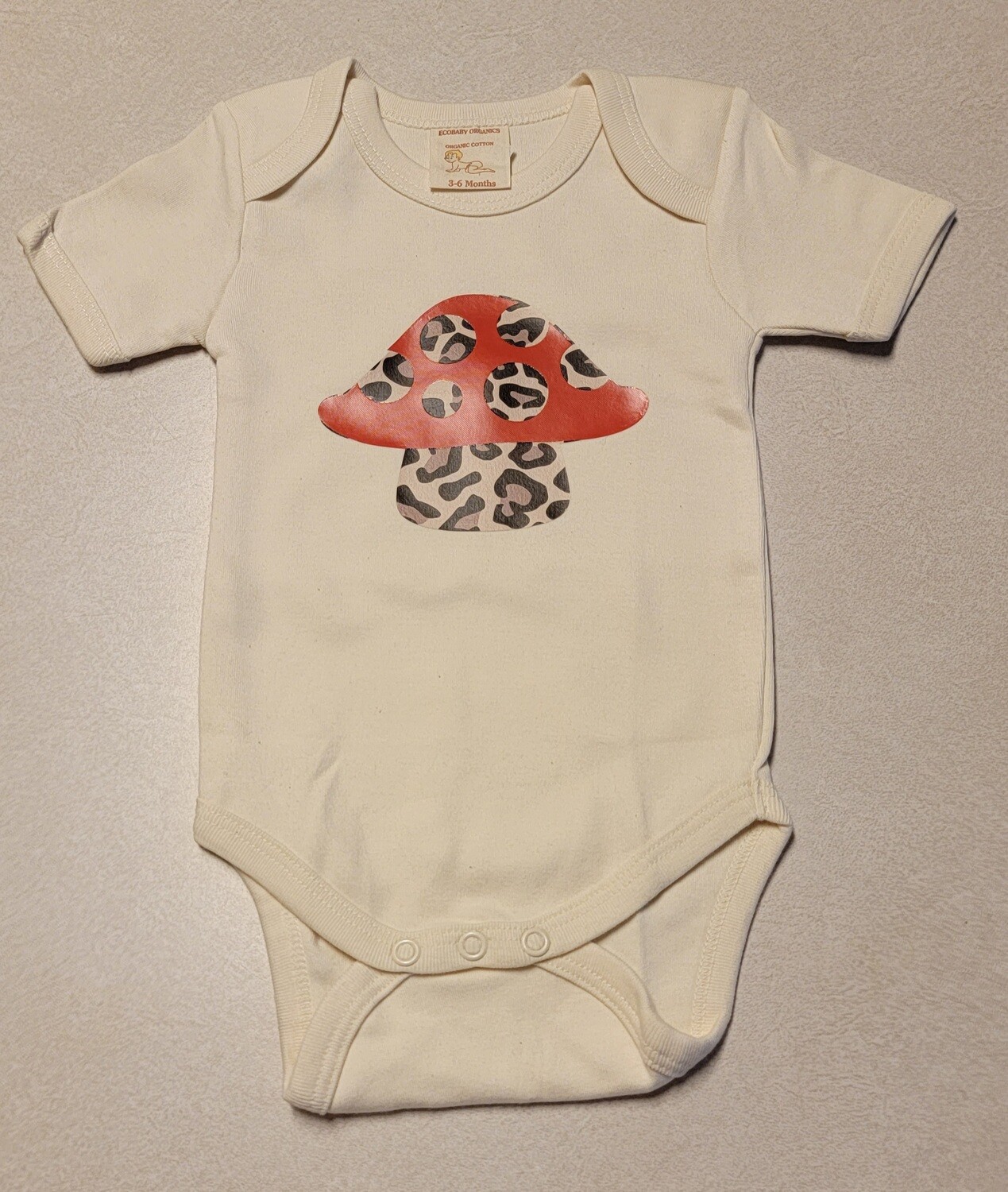 Neutral Onesie with Mushroom  /
3-6 Months