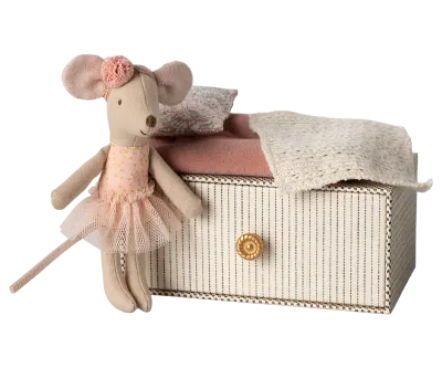 Tanzmaus im Tagesbett, Kleine Schwester