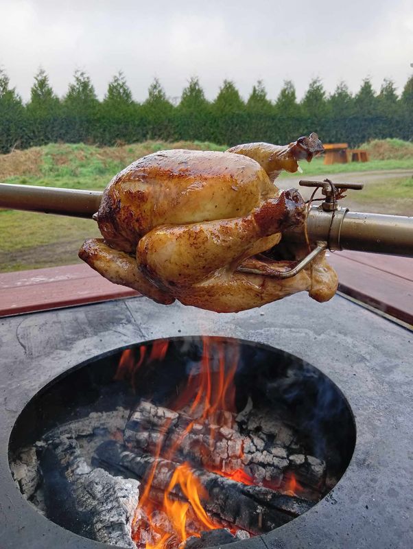 Tourne broche électrique en inox avec support pour Breizh&amp;Grill