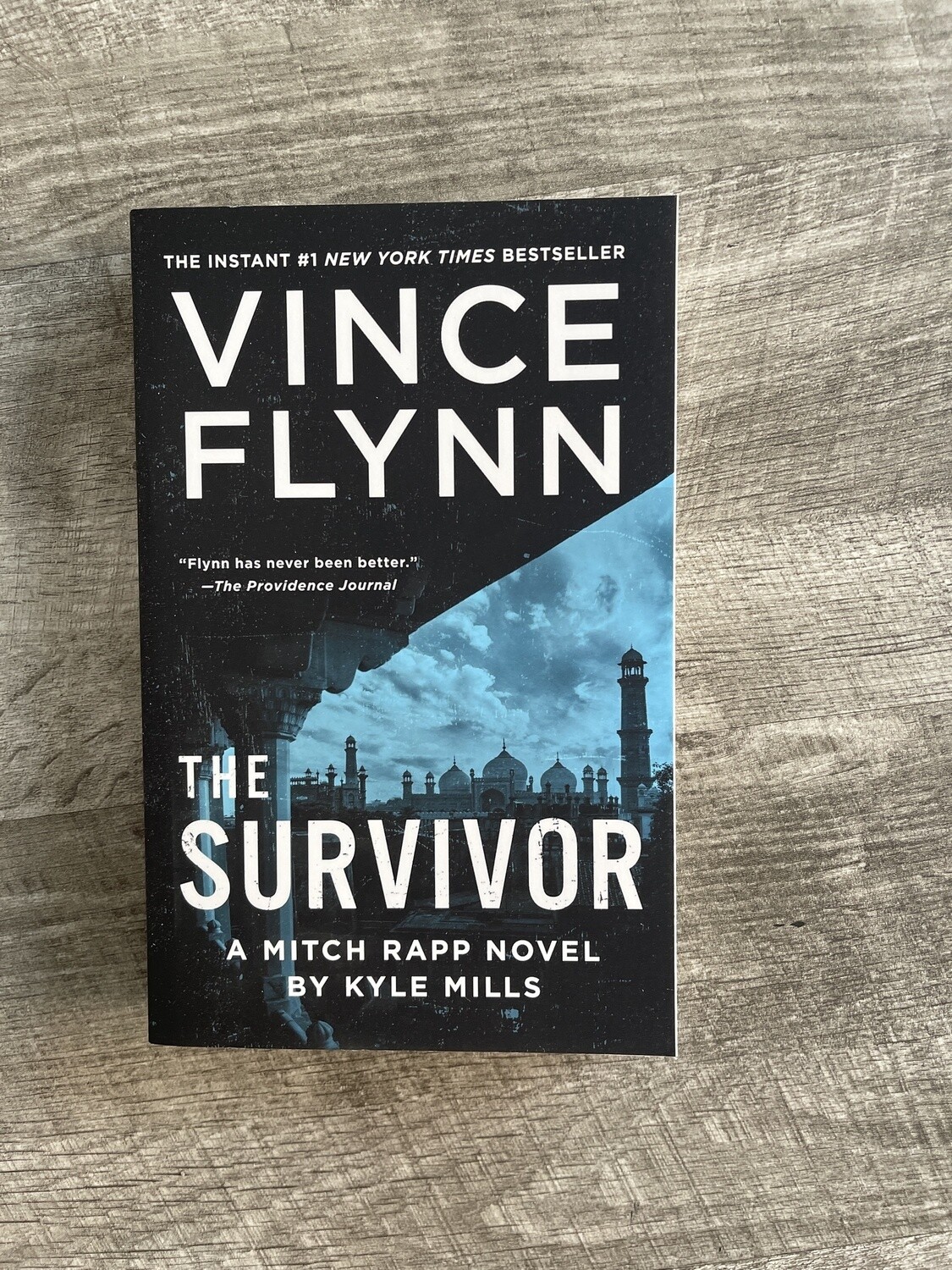 Flynn, Vince-The Survivor
