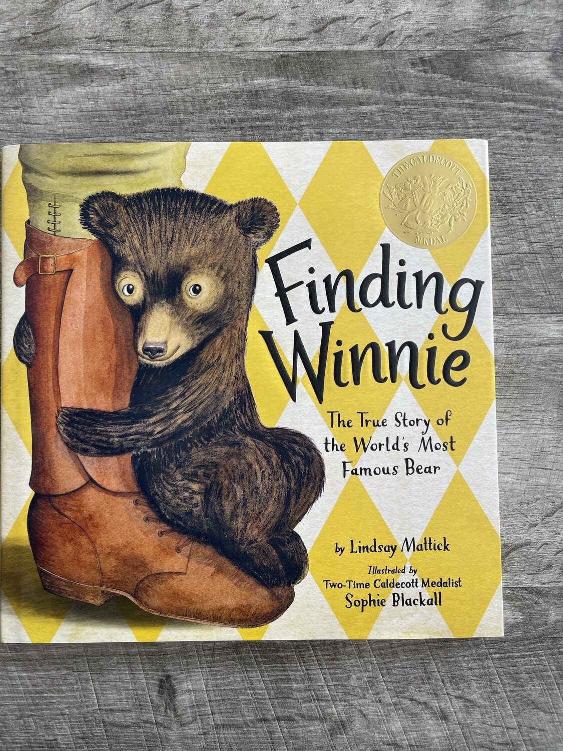Mattick, Lindsay-Finding Winnie