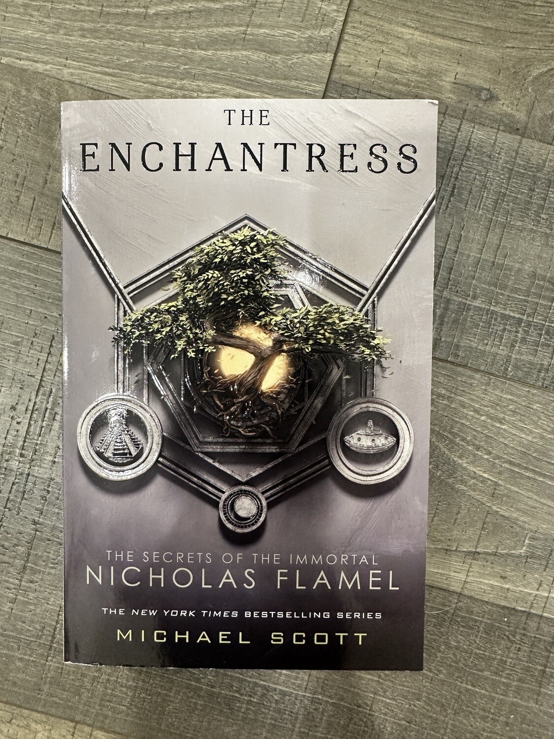 Scott, Michael-The Enchantress