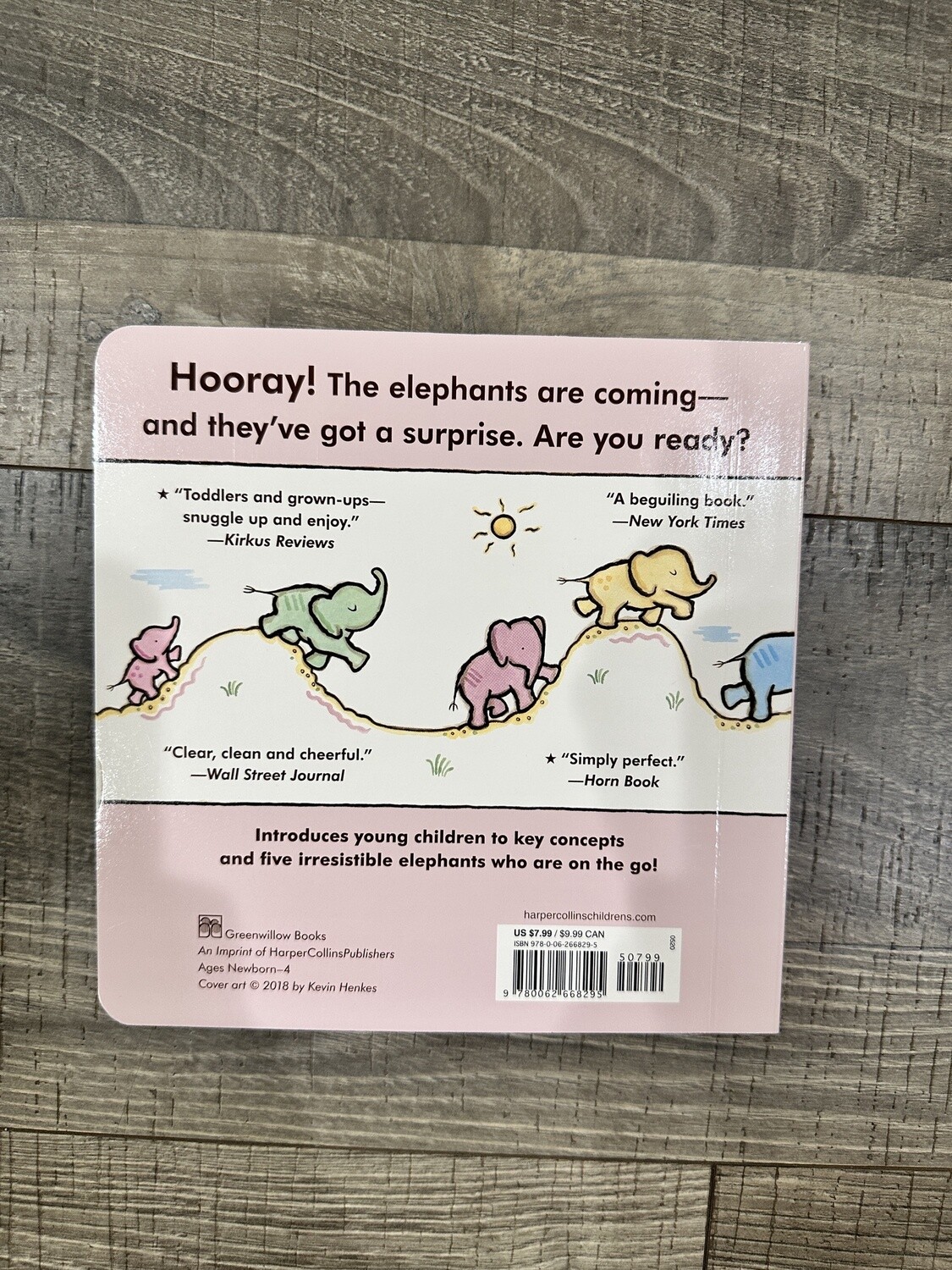 Henkes, Kevin-A Parade of Elephants