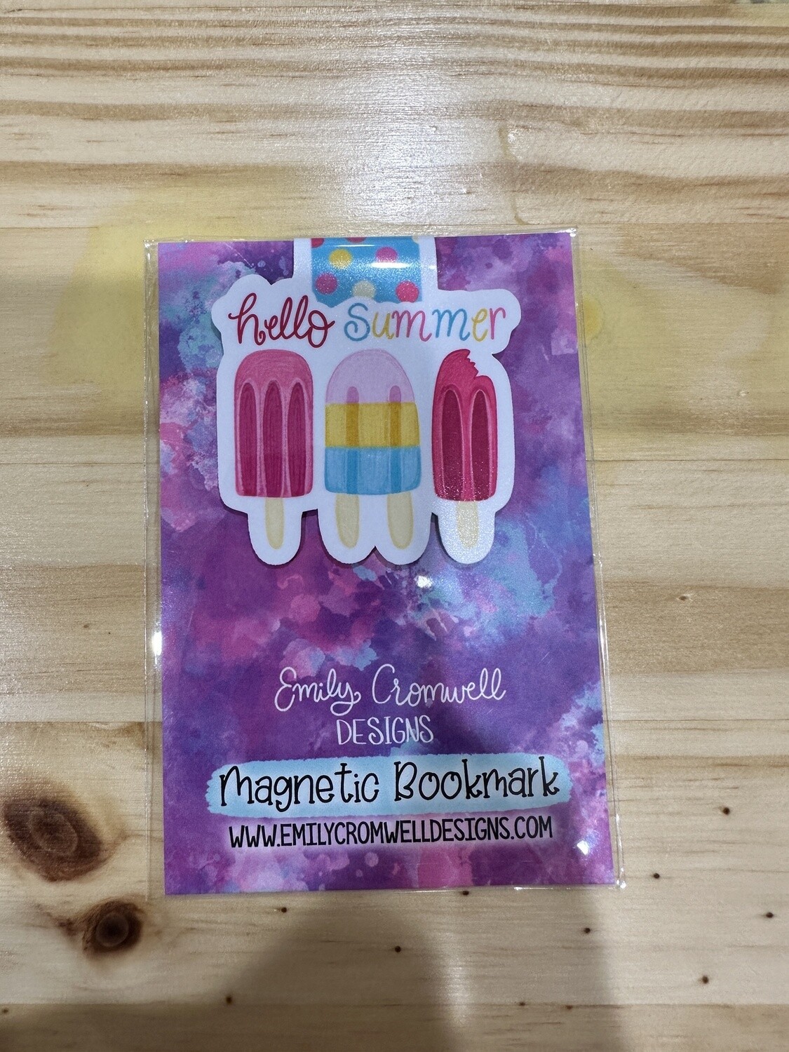 Magnetic Bookmarks, Scene: Hello Summer