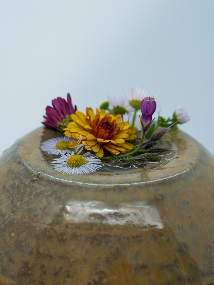 Grün-braune Urne, M