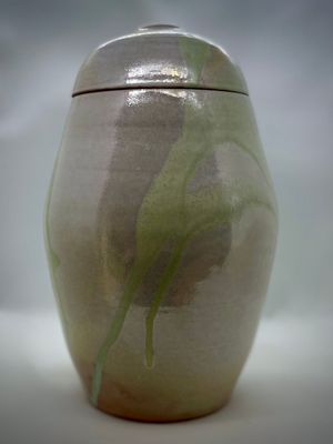 Perlmutt-mintfarbene Urne semitransparent glasiert, XL