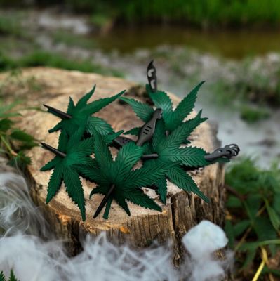 CANNABIS LEAF BARRETTE