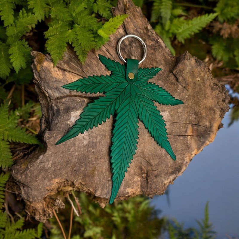 CANNABIS LEAF KEY CHAIN