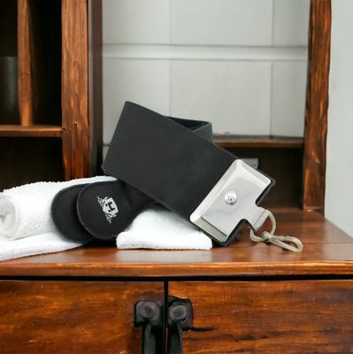 HARYALI LONDON LEATHER BARBER STROP (BLACK)