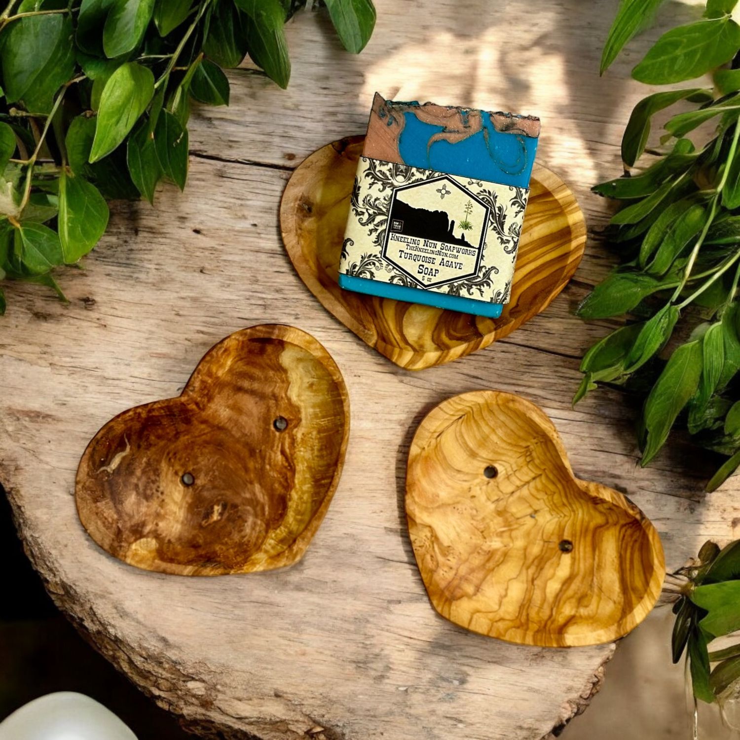 HEART OLIVE WOOD SOAP DISH