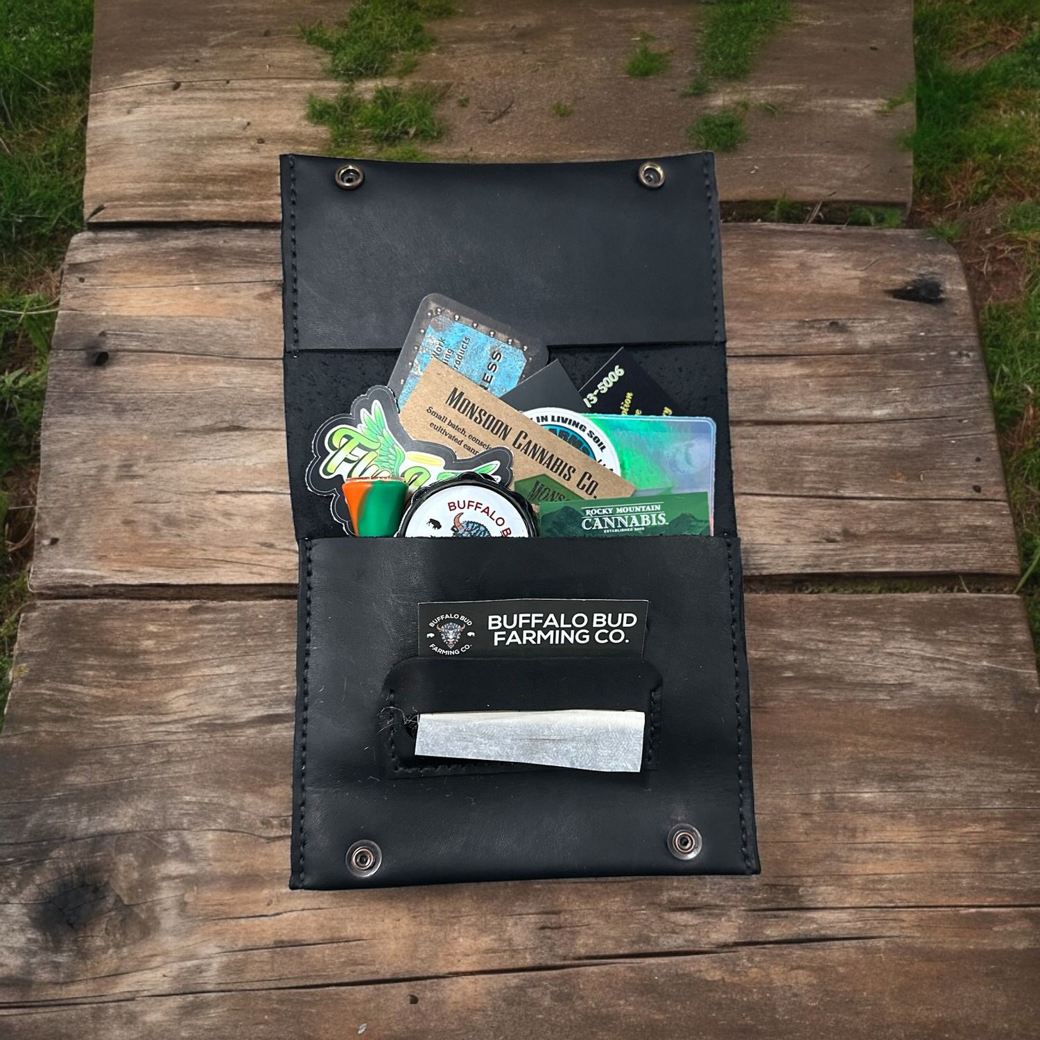 ROLL YOUR OWN POUCH