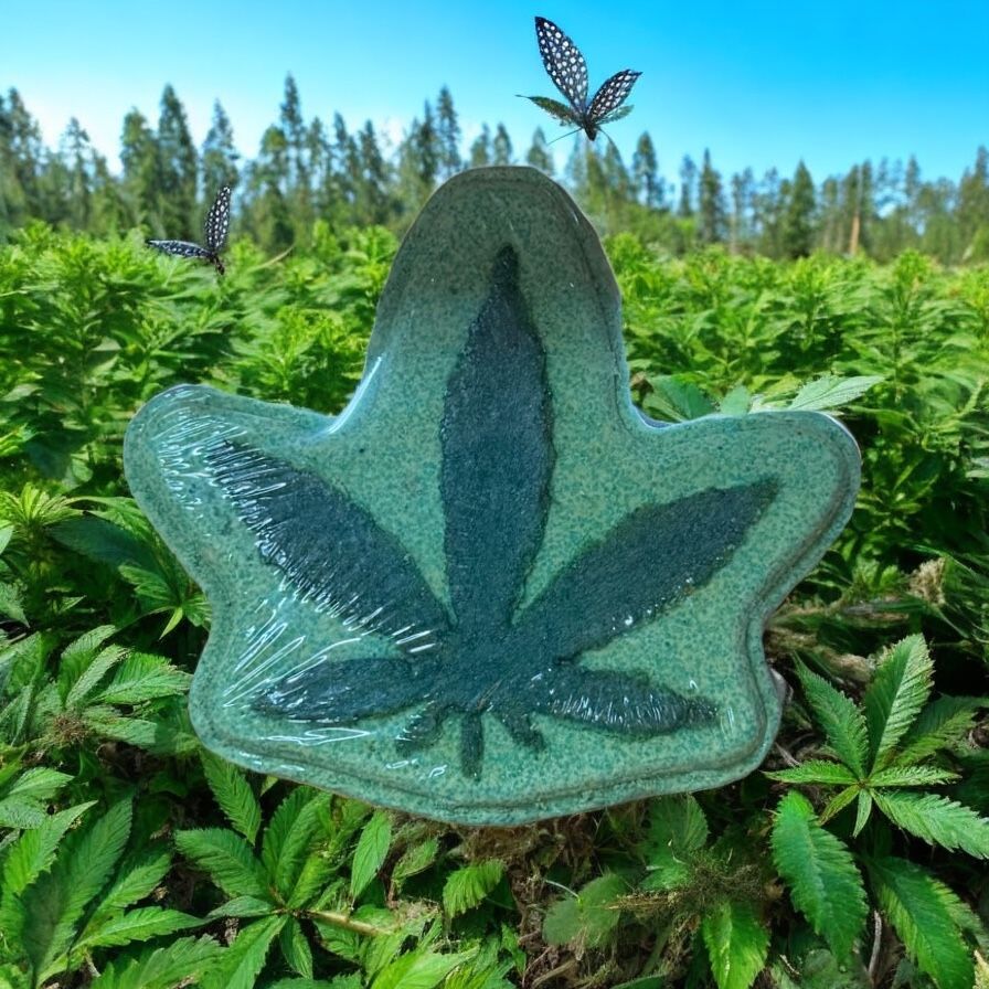 GREEN CANNABIS BATH BOMB
