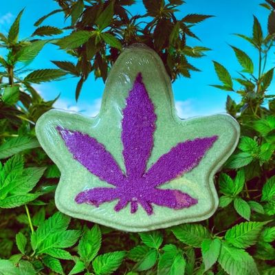 PURPLE CANNABIS BATH BOMB