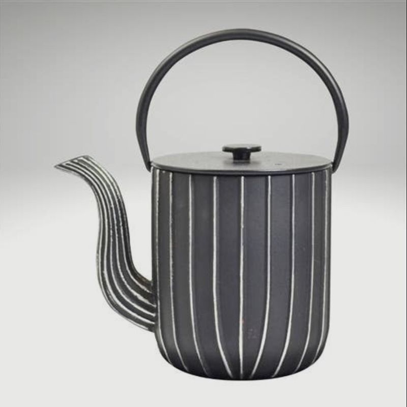 Black &amp; Silver Cast Iron Tea Pot