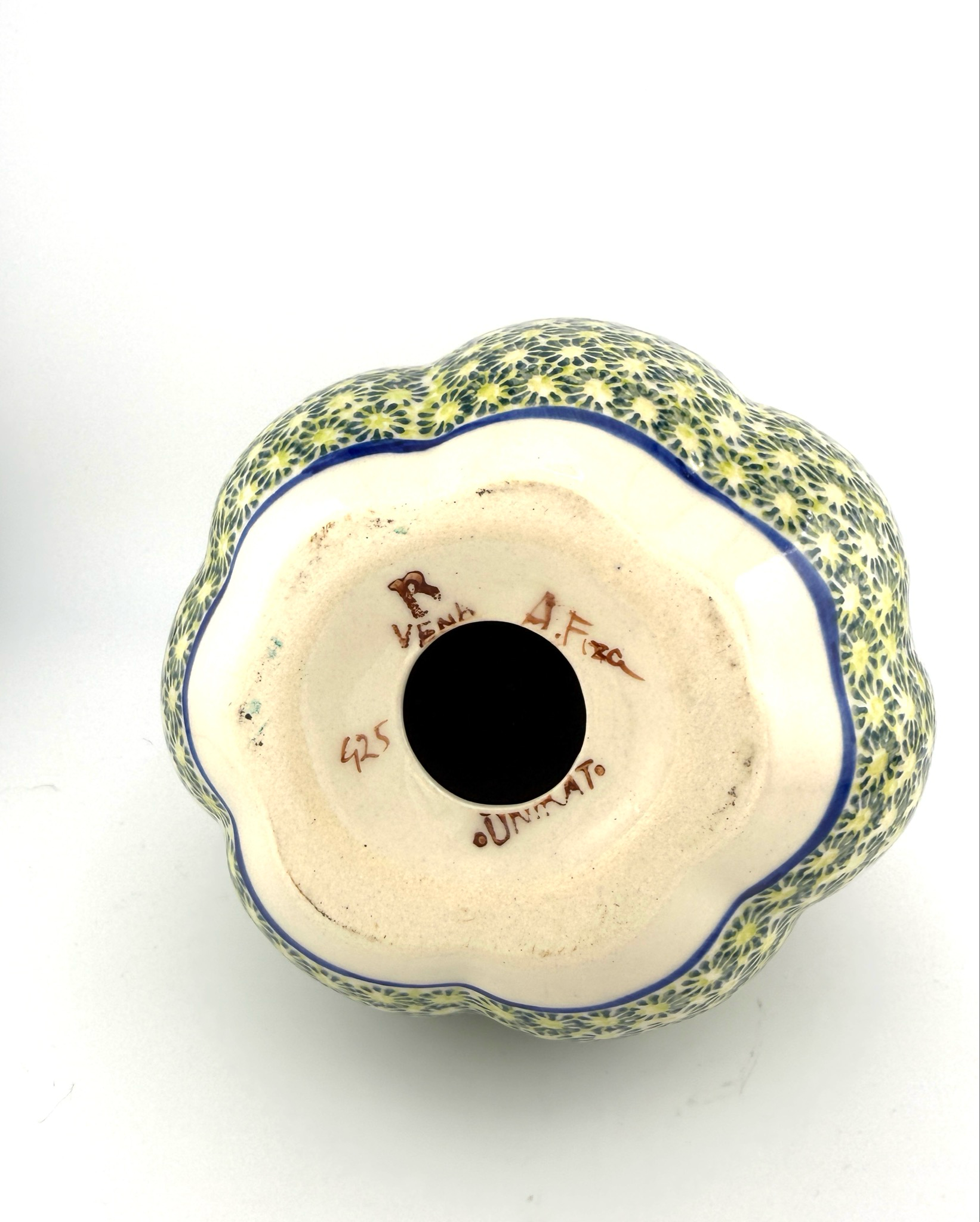 Gourd Shape V583U - 00847