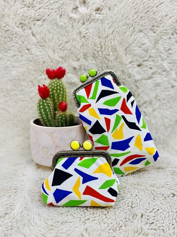 ​Duo l'étui de lunettes et petit porte-monnaie en soie imprimée, style rétro