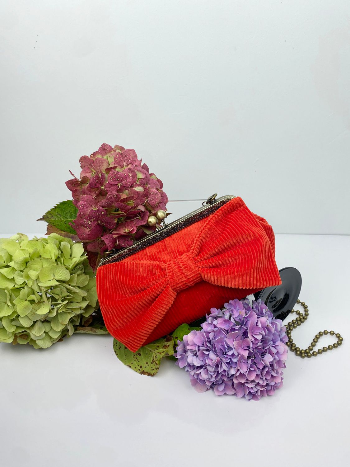 Pochette GAGA style rétro en velours côtelé rouge